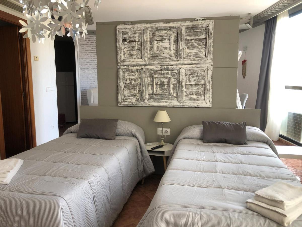 Apartamentos Los Angeles Alcañiz Zewnętrze zdjęcie